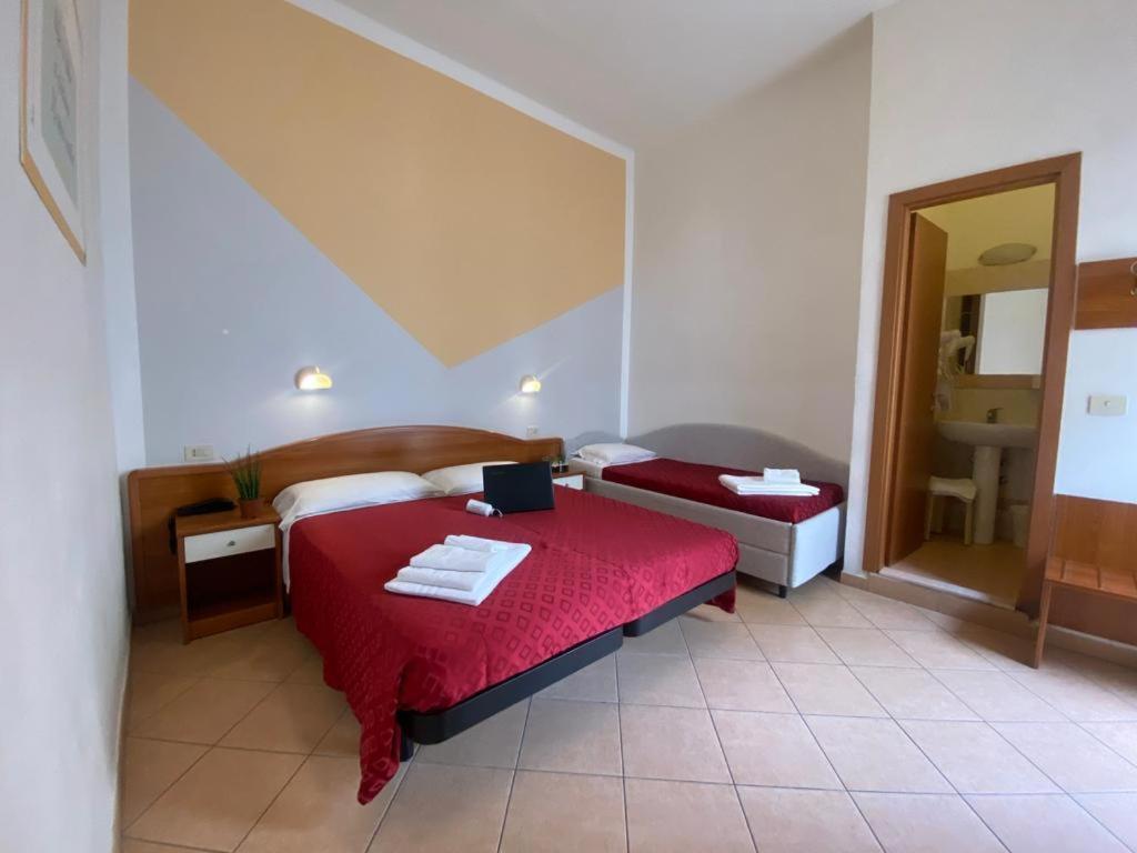 Hotel Villa Caterina Римини Экстерьер фото