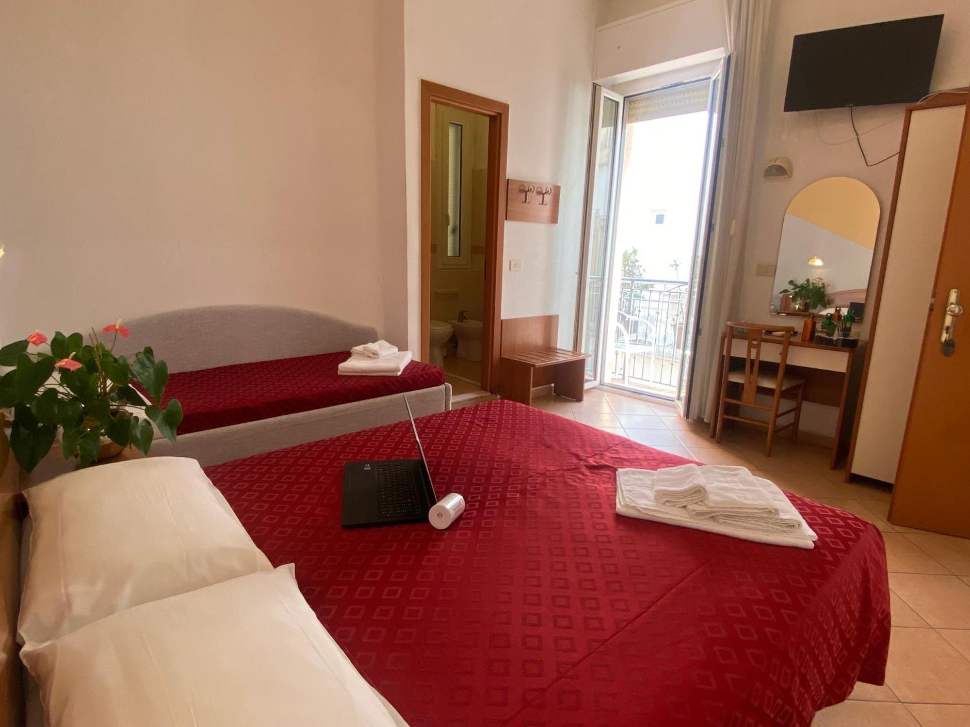 Hotel Villa Caterina Римини Экстерьер фото