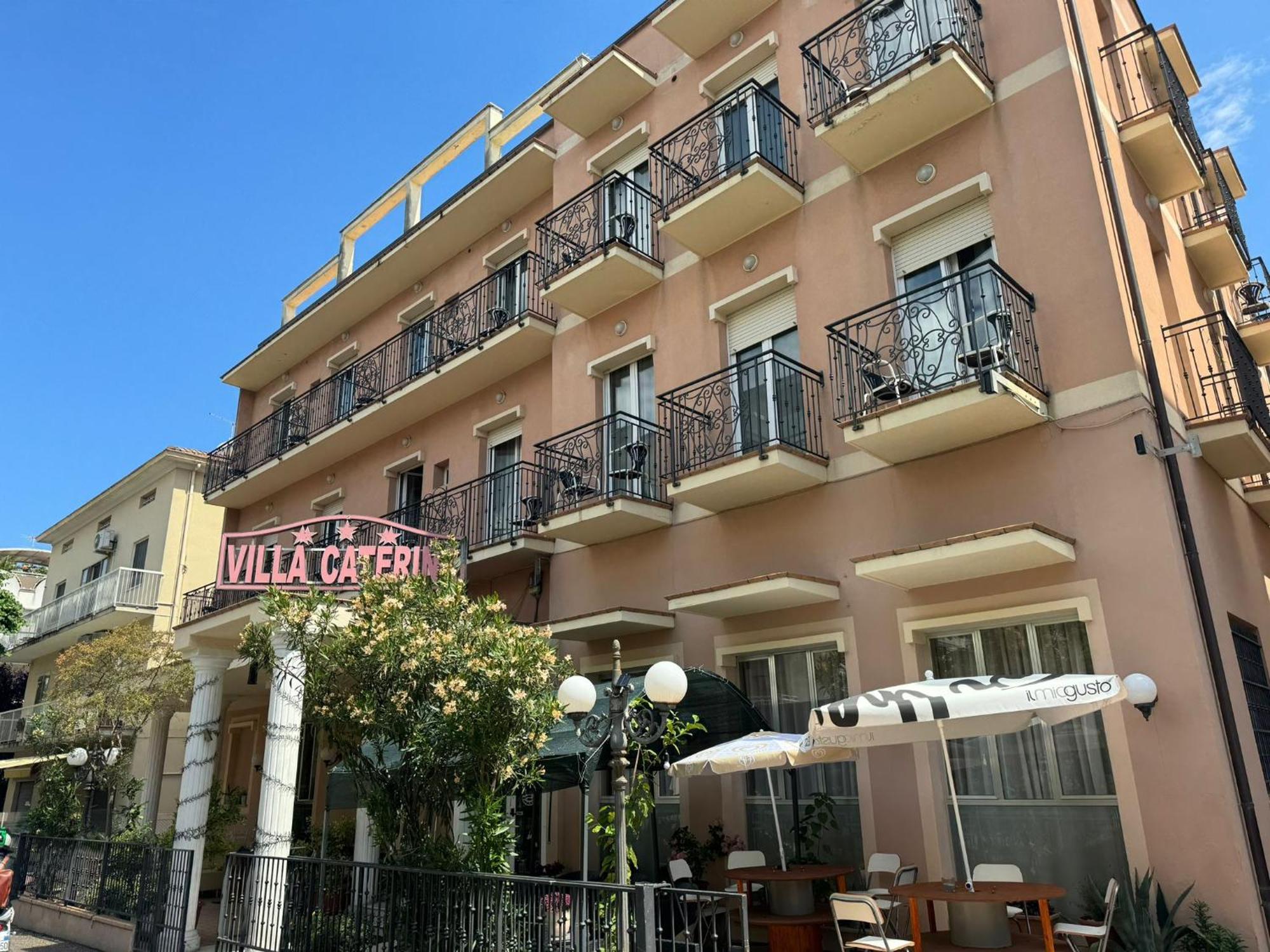 Hotel Villa Caterina Римини Экстерьер фото