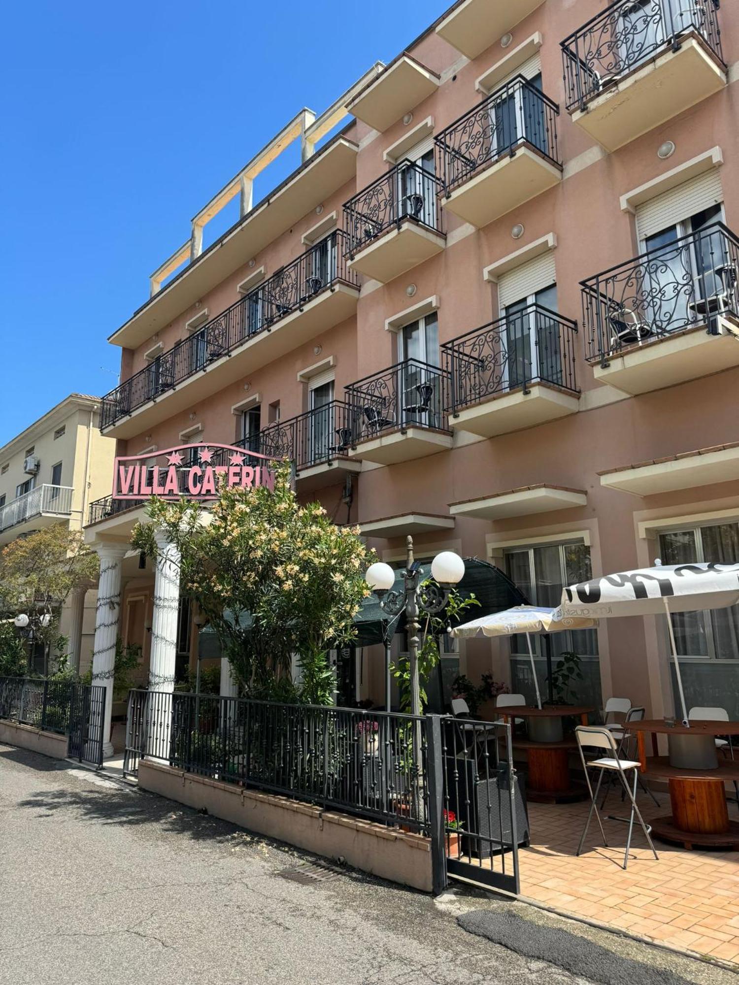 Hotel Villa Caterina Римини Экстерьер фото